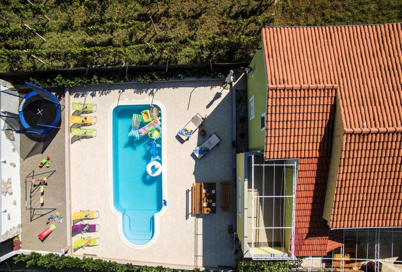 Katuni Holiday Residence Maja מראה חיצוני תמונה