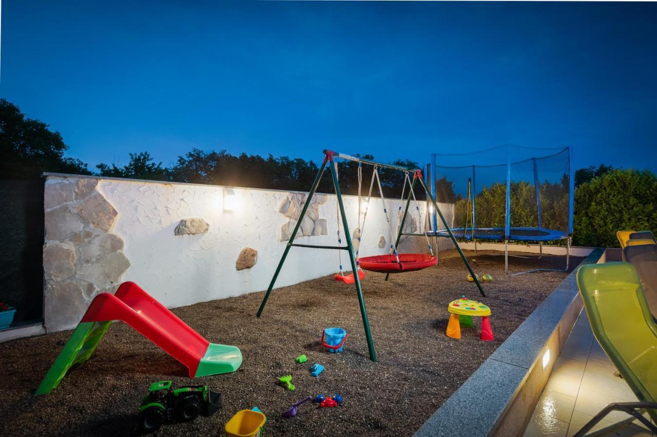 Katuni Holiday Residence Maja מראה חיצוני תמונה
